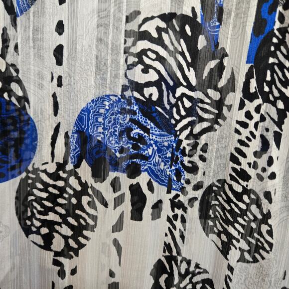 Chico’s Sheer Crinkle Dot Animal Print Top Women’s 2 - Picture 11 of 11